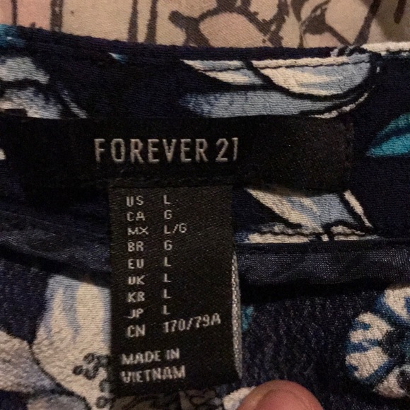 Forever 21 blue floral shorts - Picture 2 of 3